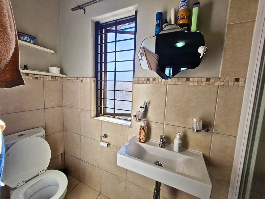 To Let 3 Bedroom Property for Rent in Langeberg Heights Western Cape